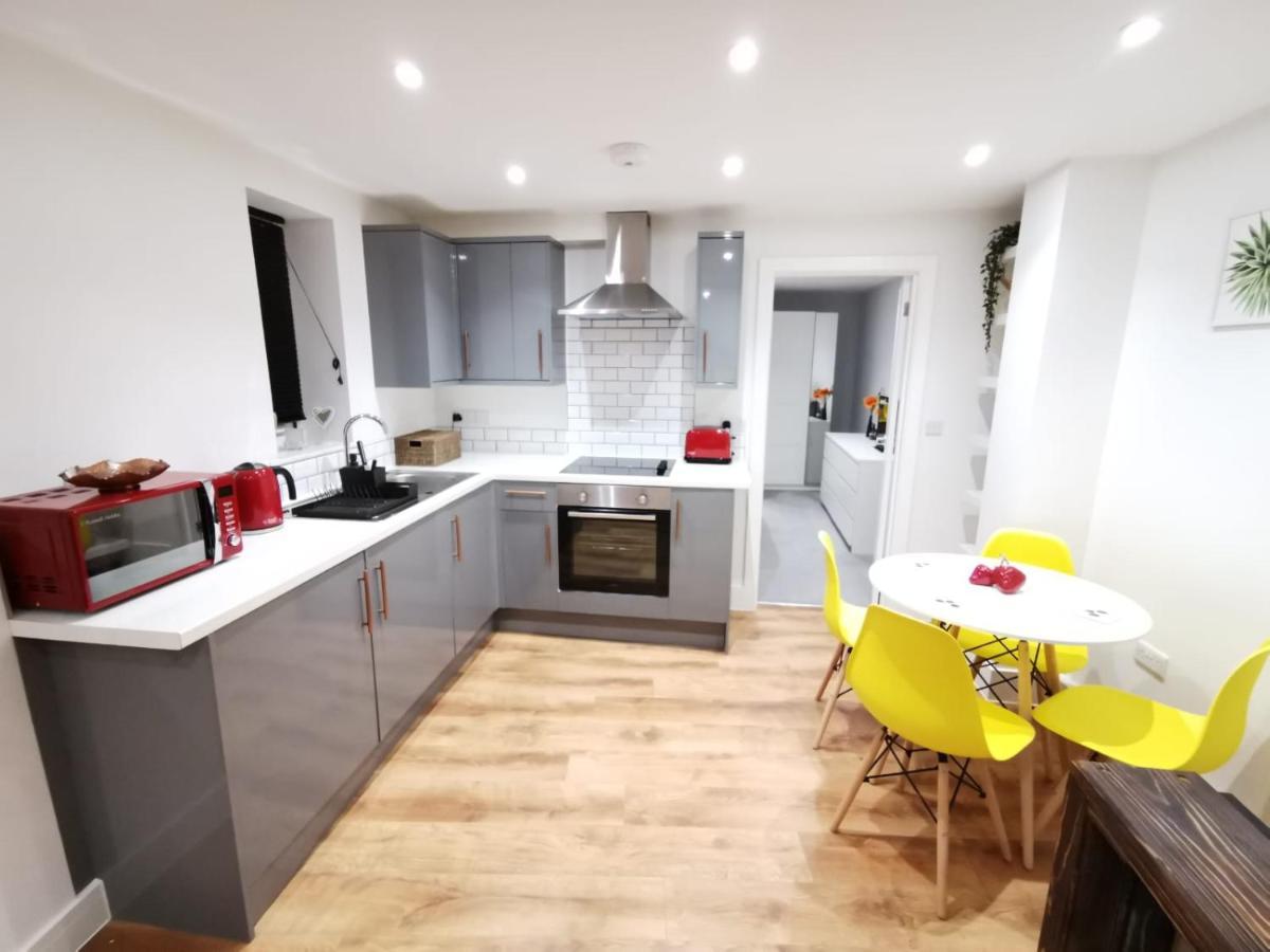 4 Sleeps And Travel Cot- Close To Beach And Restaurants Bournemouth Exterior foto
